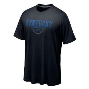  Kentucky Basketball Nike Dri Fit Tee Large: Sports 