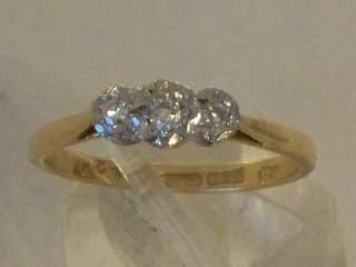 EDWARDIAN 18CT GOLD PLATINUM 3 STONE DIAMOND RING  