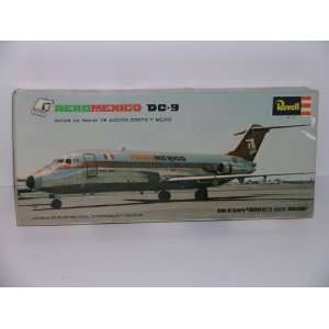  AeroMexico DC 9 Passenger Airliner  Plastic Model Kit 
