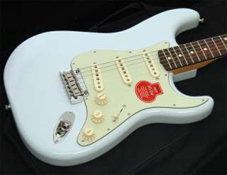 New Fender® Classic Players 60s Stratocaster, Strat, Sonic Blue 