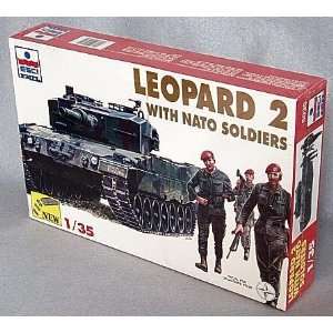  Leopard 2 Tank with NATO Soldiers Toys & Games