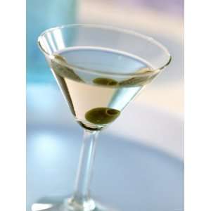  Martini Dry Cocktail (Drink with Gin, Vermouth Dry & Olive 