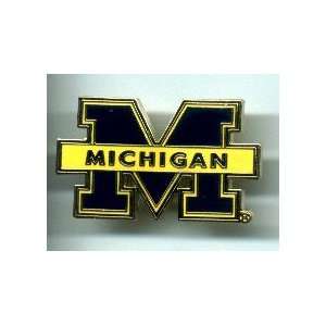 Michigan Wolverines Logo Lapel Pin