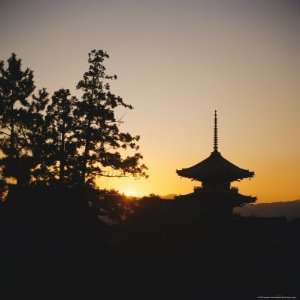Kiyomizu Dera Temple, from 1633, the Pagoda at Sunset, Kyoto, Kansai 