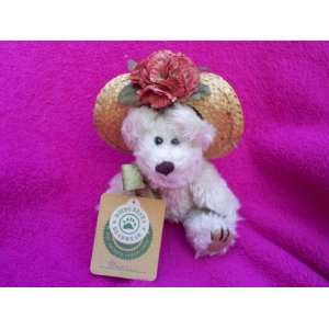 : Boyds Plush Hat Bear MINNIE HIGGENTHORPE White Chenille Teddy Bear 