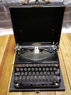 Vintage 30s 40s Monarch Compact Portable Typewriter w/ Case Glossy 