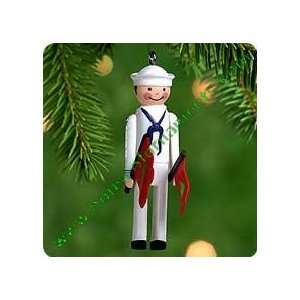  MINIATURE   CLOTHESPIN SOLDIER   6TH/F   SAILOR   HALLMARK 