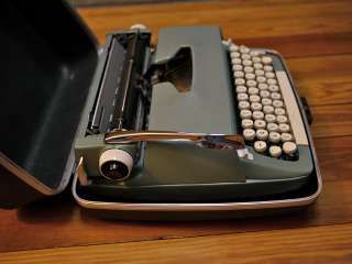 Vintage 1960s Smith Corona Super Sterling Manual Portable Typewriter w 
