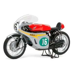   1966 Honda RC166 GP Racing Motorcycle (Plastic Models): Toys & Games