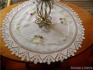 Vintage Round Table Cloth Topper French Knots Embroidery Crochet Trim 