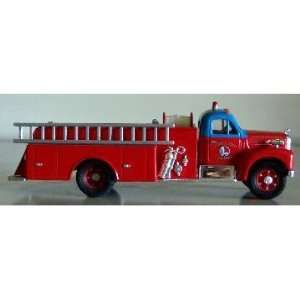   Stop COR52402 Mack B Pumper   Lionel City Fire Dept. Toys & Games