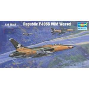   32 F105G Thunderchief Wild Weasel Aircraft (Plastic: Toys & Games