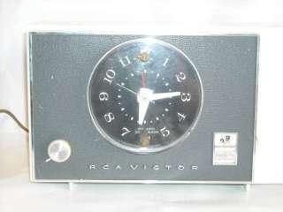 Vintage RCA Victor Clock Radio White RHD13 Works  