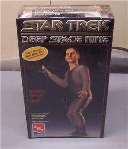 AMT/ERTL STAR TREK Deep Space Nine Security Officer ODO  