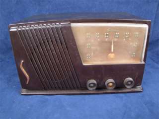 Vintage  Silvertone Table Top Tube Radio Model 15  