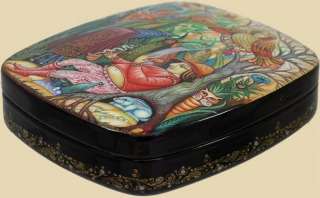 This beautiful Russian lacquer box from the village of Mstera is 